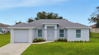 416 Pinehurst Ave in Lehigh Acres, FL - Building Photo