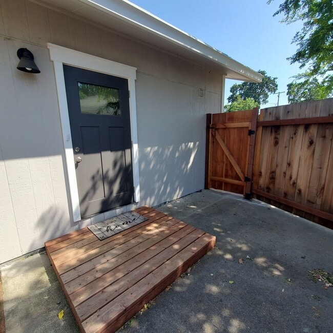 526 Shelly Dr in Pleasant Hill, CA - Building Photo - Building Photo