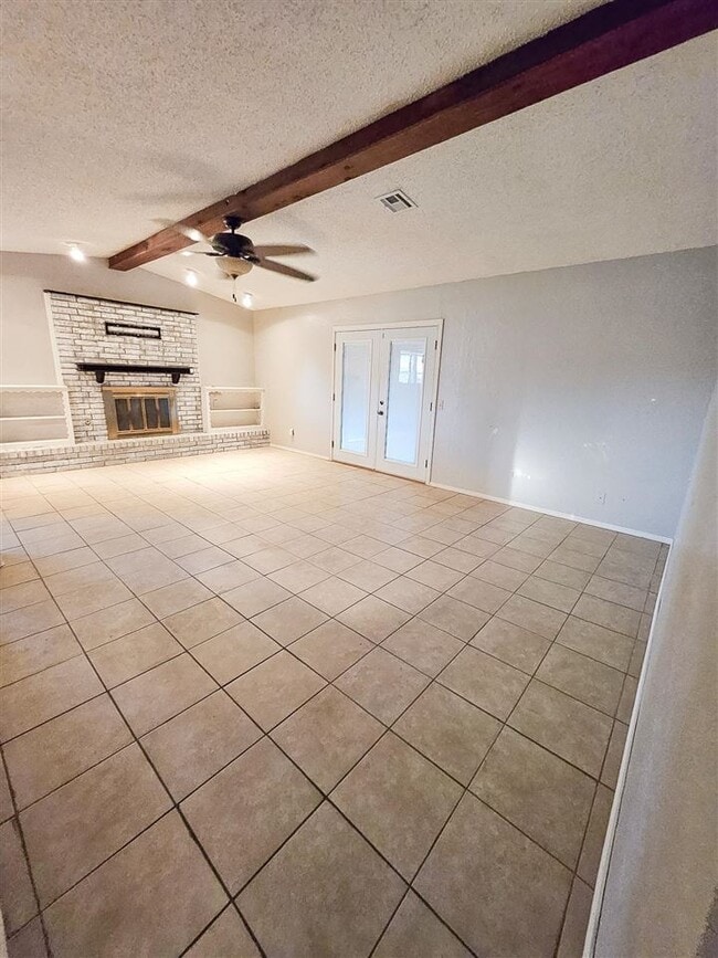 2513 NW Robinhood Dr in Lawton, OK - Foto de edificio - Building Photo