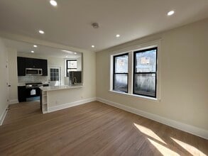 4636 N Hamilton Ave, Unit 38-1 in Chicago, IL - Building Photo - Building Photo