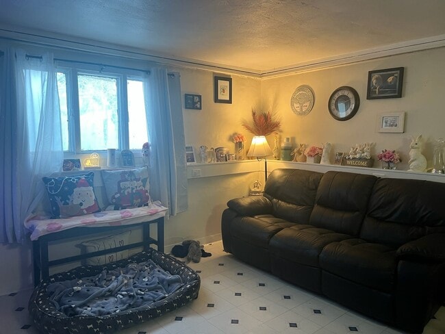 87 Salem St, Unit 1stFloor left, Unit 1stFloor left