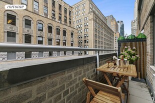 139 E 33rd St in New York, NY - Building Photo