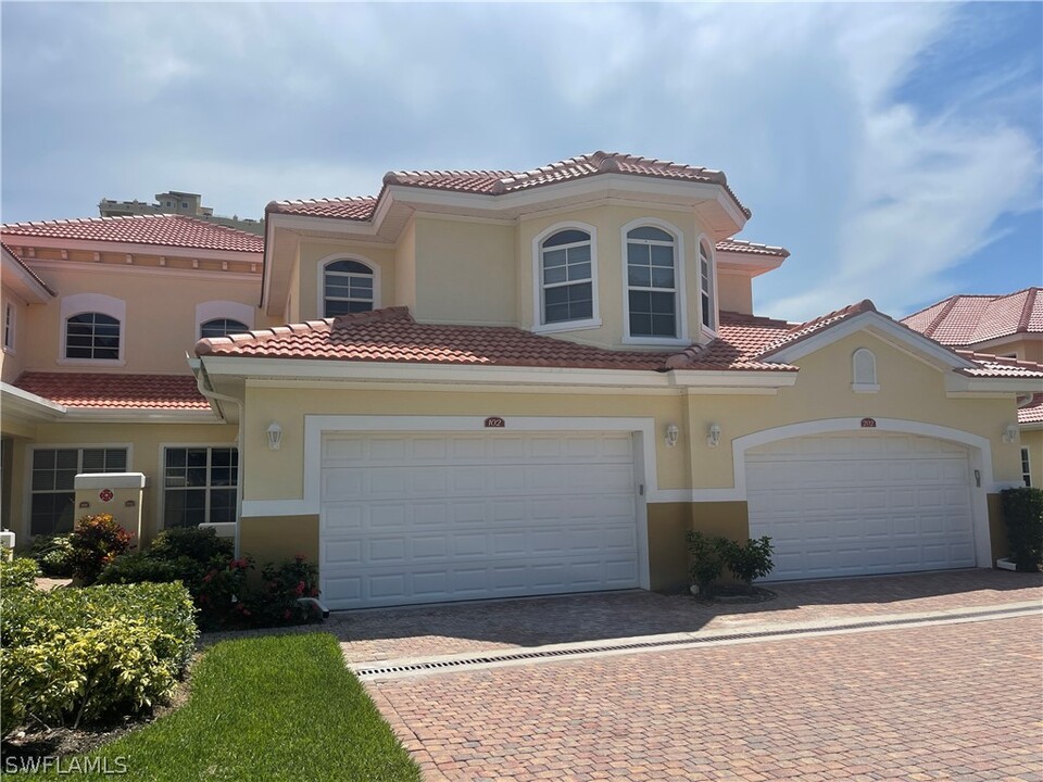 5953 Tarpon Gardens Cir in Cape Coral, FL - Foto de edificio