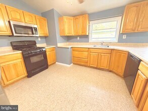 733 N Lenola Rd in Moorestown, NJ - Building Photo - Building Photo