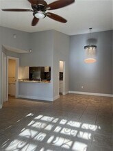 2718 N Nob Hill Rd in Sunrise, FL - Building Photo - Building Photo