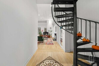 426 W Broadway in New York, NY - Building Photo - Building Photo