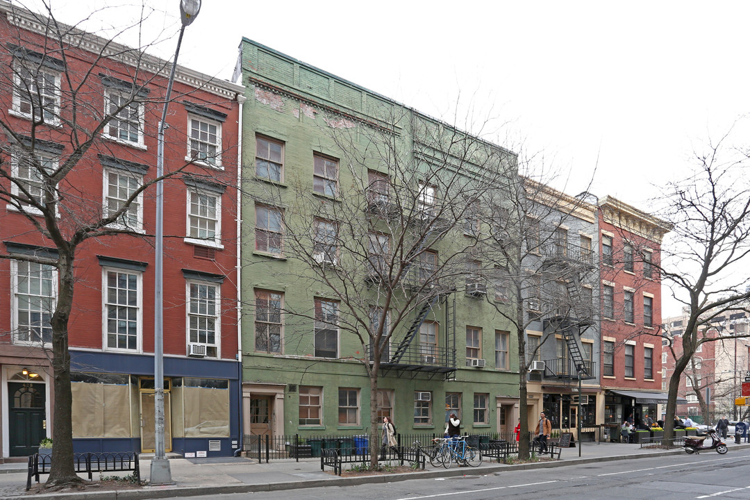 424-426 Hudson St in New York, NY - Foto de edificio