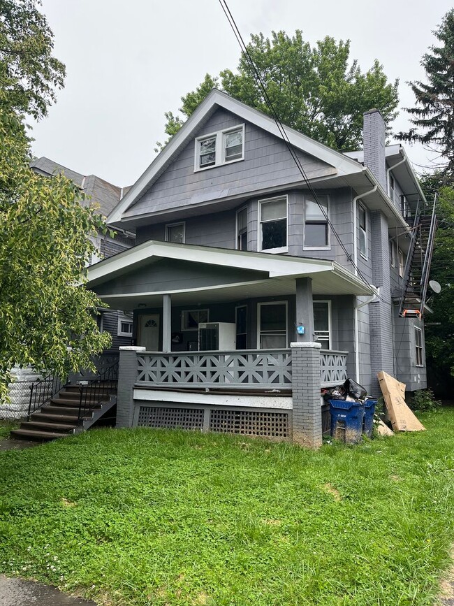 3889 W 33rd St in Cleveland, OH - Building Photo - Building Photo