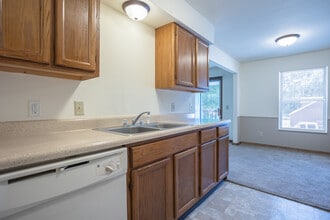 Brookmeadow Apartments in Grandville, MI - Building Photo - Interior Photo