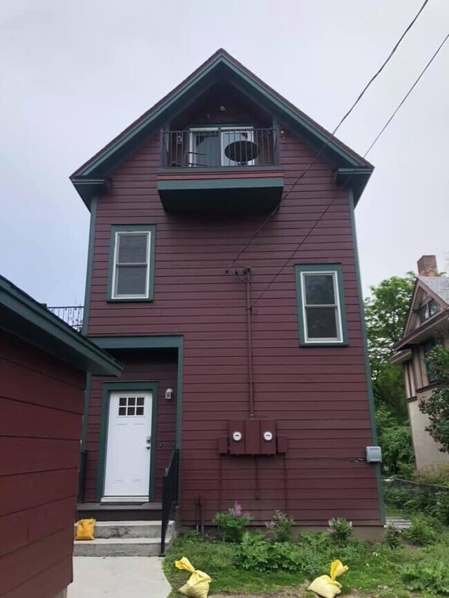 1963 Marshall Ave Rentals in St. Paul, MN