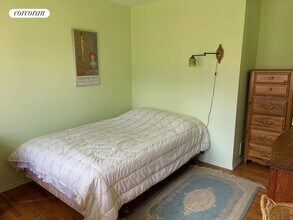 17 Wade Rd in Shelter Island, NY - Building Photo - Building Photo