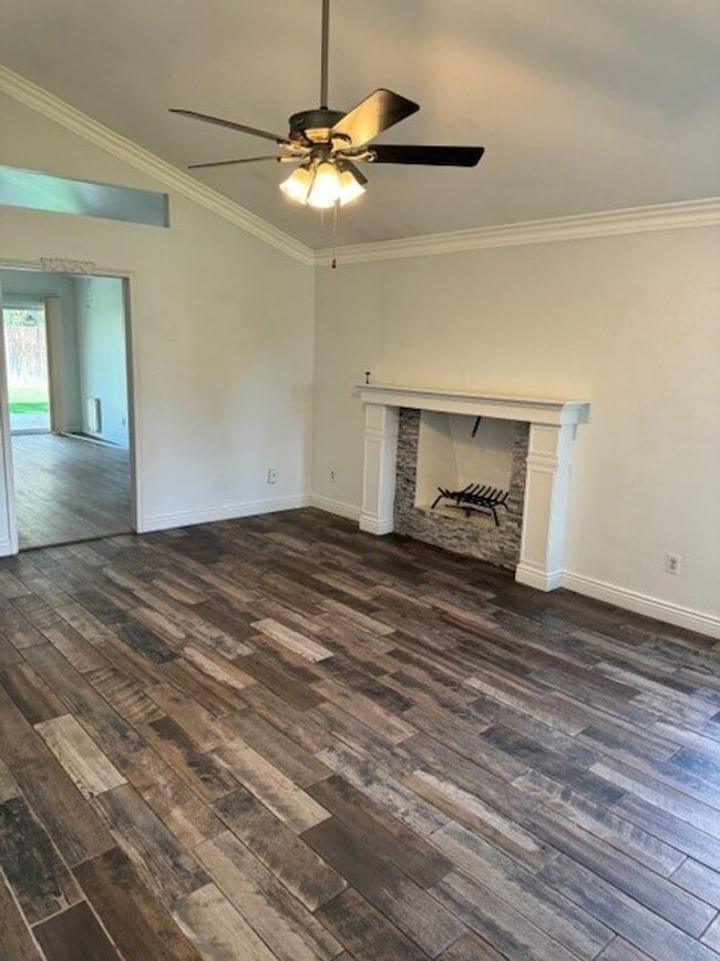 6104 Chicory Dr in Bakersfield, CA - Building Photo - Building Photo