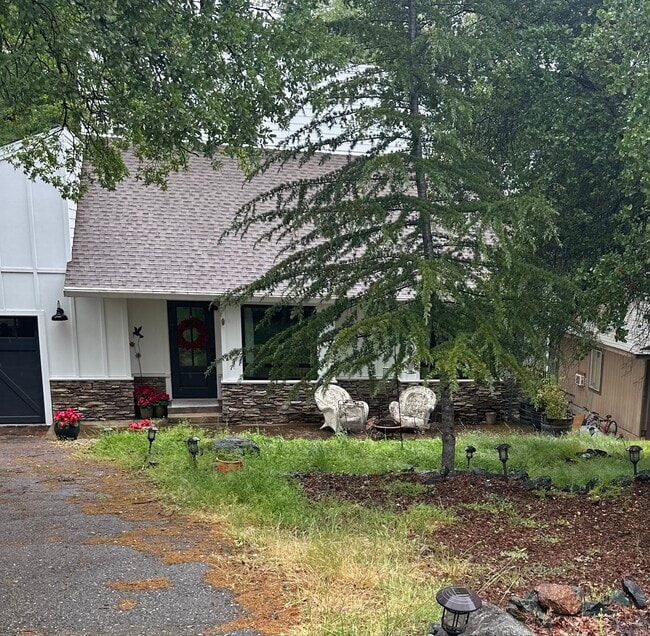 17712 Minnow Way in Penn Valley, CA - Building Photo - Building Photo