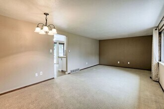 4342 N Sheridan Ave in Loveland, CO - Foto de edificio - Building Photo