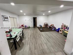 220 N 66th Ave in Hollywood, FL - Foto de edificio - Building Photo