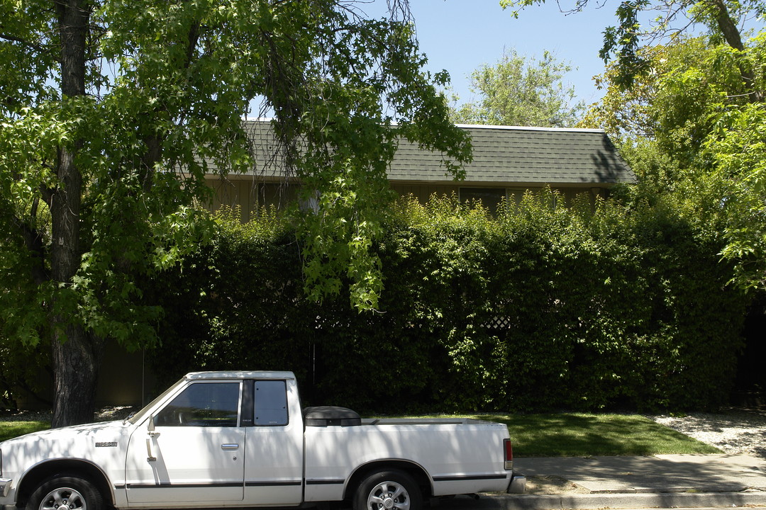 2003 Sierra Rd in Concord, CA - Foto de edificio