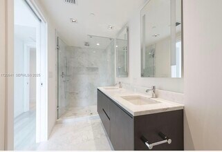 1451 Brickell Ave in Miami, FL - Building Photo - Building Photo