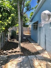 5861 NE 18th Ave-Unit -1 in Fort Lauderdale, FL - Building Photo - Building Photo