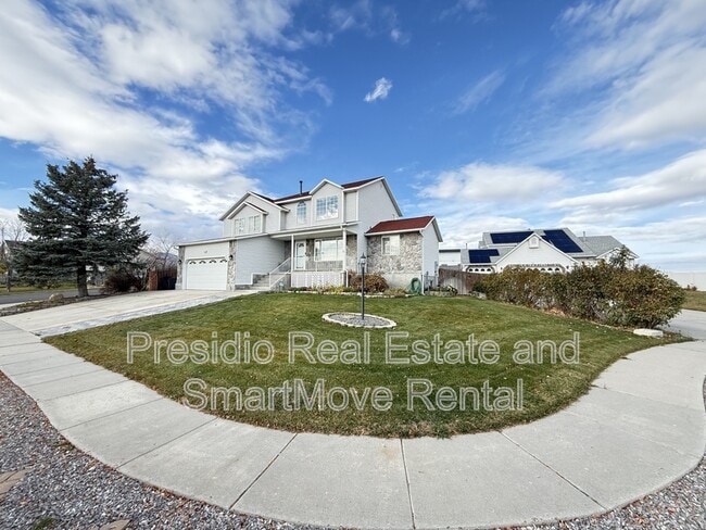 5392 W Whistler Cir in Kearns, UT - Building Photo - Building Photo