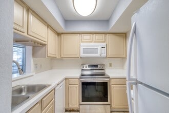 3641 W Northgate Dr, Unit 208 in Irving, TX - Building Photo - Building Photo