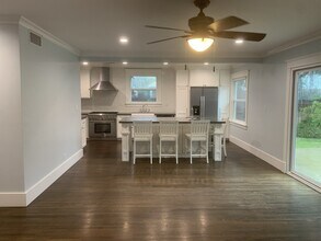 804 Stevely Ave in Long Beach, CA - Building Photo - Building Photo