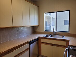 330 Park View Terrace in Oakland, CA - Building Photo - Building Photo