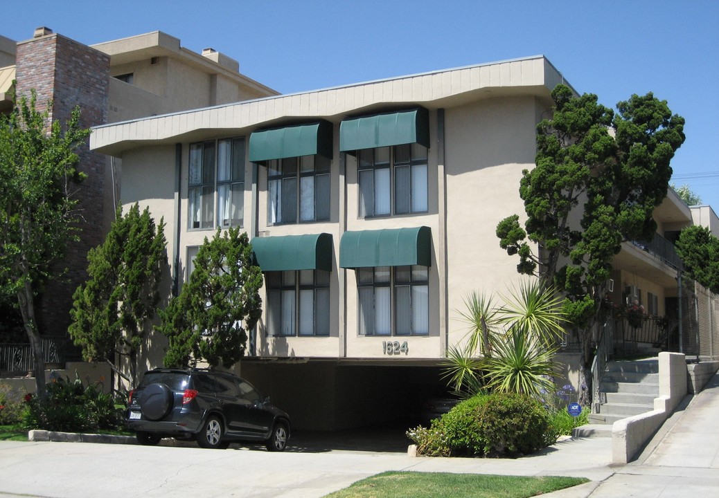 1624 Veteran Ave in Los Angeles, CA - Building Photo