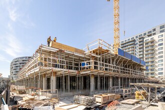 Équinoxe Daniel-Johnson in Laval, QC - Building Photo - Building Photo