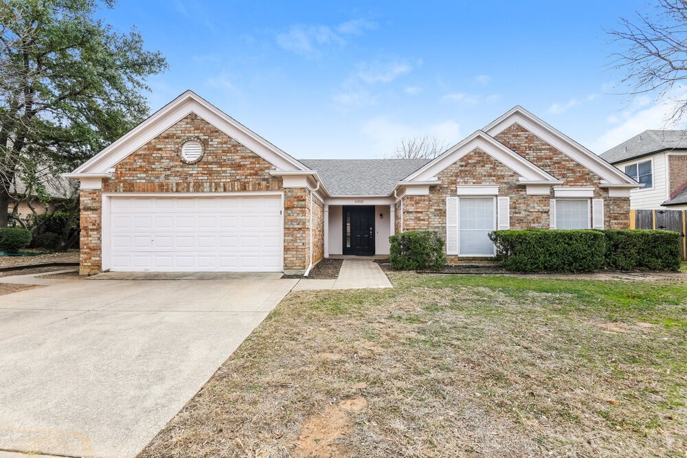 6202 Pennsylvania Ave in Arlington, TX - Building Photo