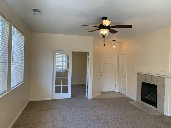 1504 Crestview Rd in Fernley, NV - Building Photo - Building Photo