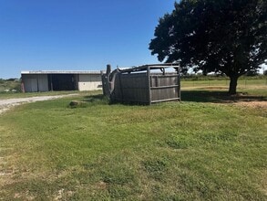 2065 Peterson Rd S in Iowa Park, TX - Building Photo - Building Photo
