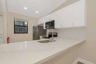 9951 Nob Hill Pl in Sunrise, FL - Building Photo - Building Photo