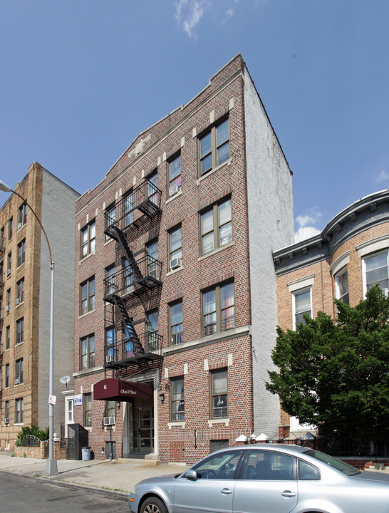 41 E 31st St in Brooklyn, NY - Building Photo