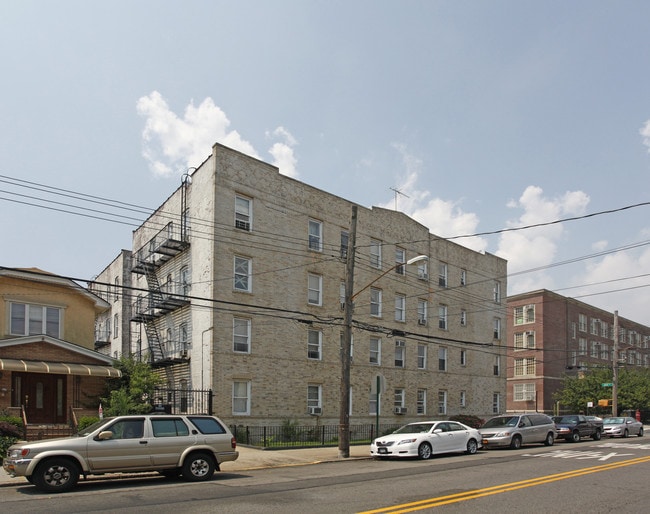 2402 Benson Ave in Brooklyn, NY - Building Photo - Building Photo