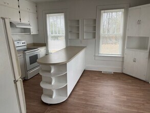 2351 Fillmore Dr in Marianna, FL - Foto de edificio - Building Photo