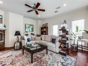 5735 Richmond Ave in Dallas, TX - Building Photo - Building Photo