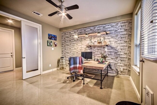 property at 2821 Sherwin St