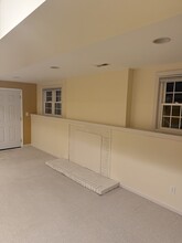 5802 Hampton Forest Way in Fairfax, VA - Foto de edificio - Building Photo