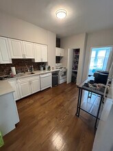 11 Stearns Rd, Unit #4 in Brookline, MA - Foto de edificio - Building Photo