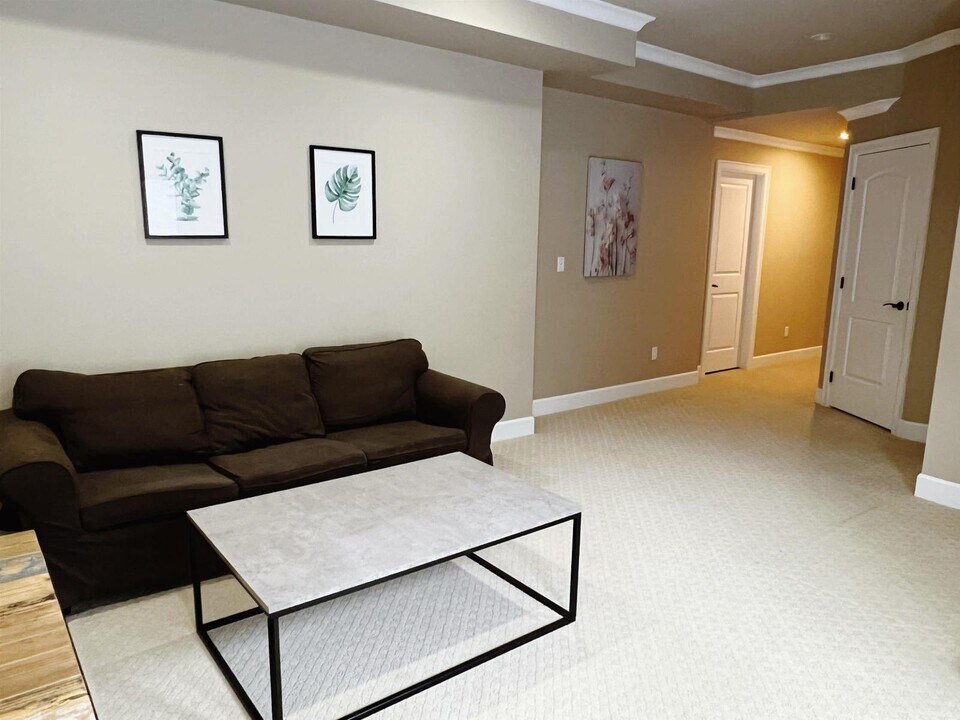 3xxx 162 St in Surrey, BC - Building Photo