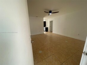 1465 NE 118th Terrace-Unit -1465 in Miami, FL - Building Photo - Building Photo