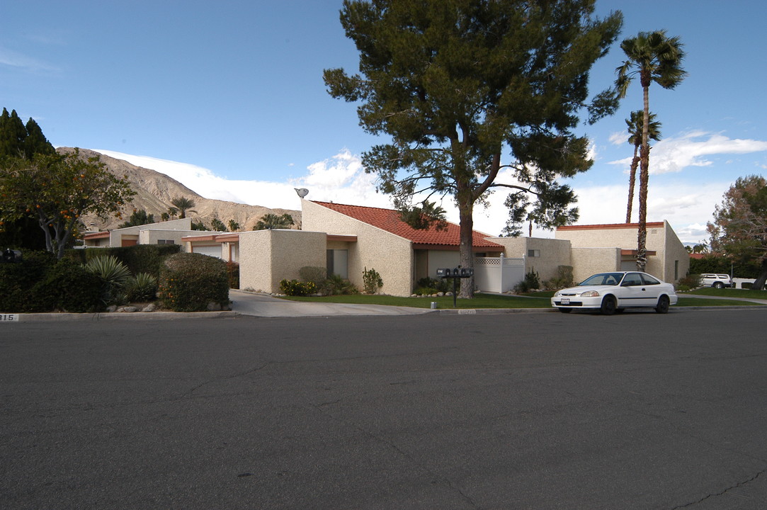 46275 Ocotillo Dr in Palm Desert, CA - Building Photo