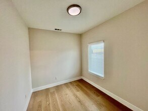 1555 Innes Ave in San Francisco, CA - Building Photo - Building Photo