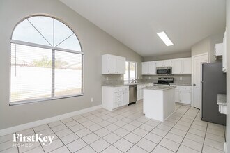 812 E Morelos St in Chandler, AZ - Foto de edificio - Building Photo