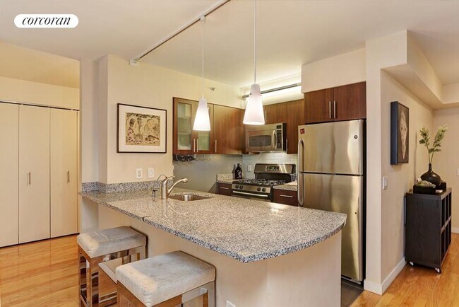 555 W 23rd St in New York, NY - Building Photo - Building Photo