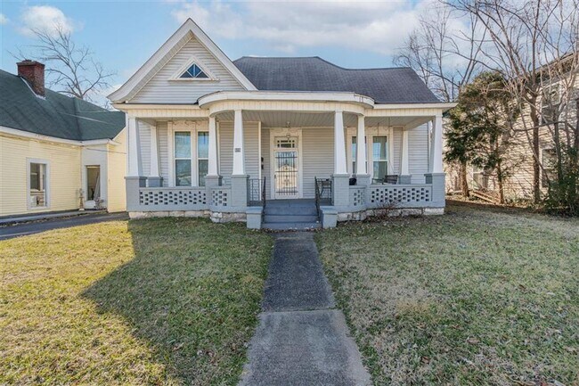 property at 809 Broadway Ave