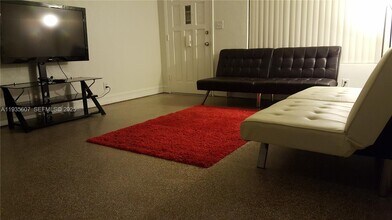 2822 Monroe St in Hollywood, FL - Building Photo - Building Photo