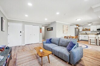 333 Homeland Southway, Unit 1A in Baltimore, MD - Building Photo - Building Photo