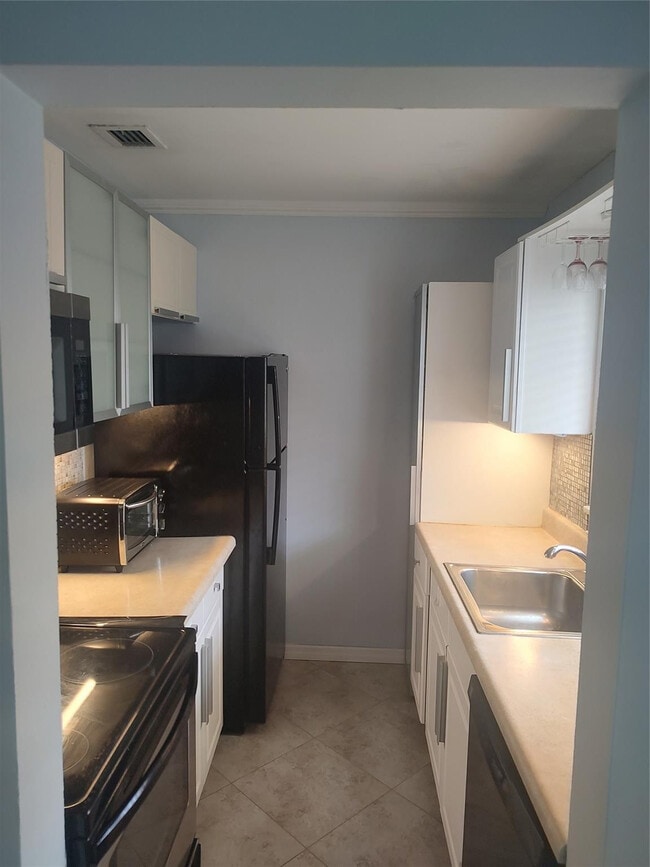 3030 NE 5th Terrace in Wilton Manors, FL - Foto de edificio - Building Photo