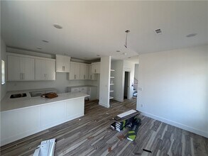 2091 W Ora Dr in Fayetteville, AR - Foto de edificio - Building Photo